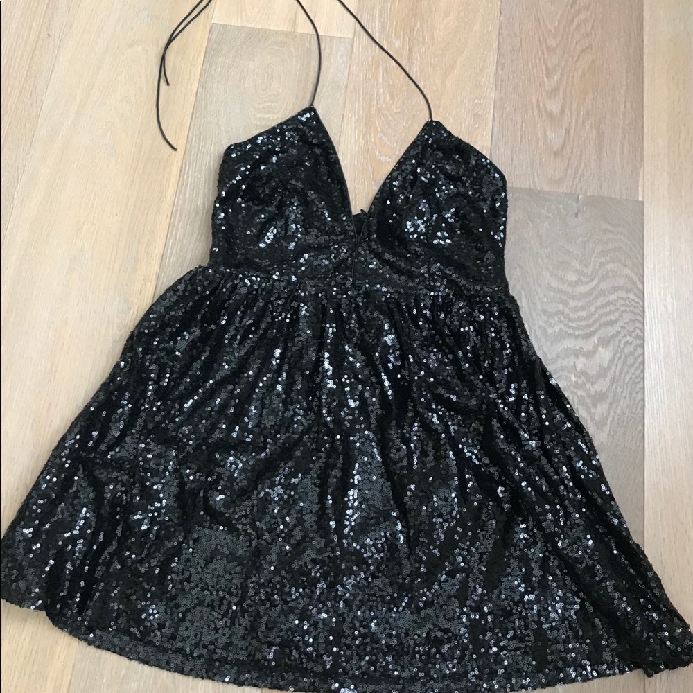 TOBI WINTER FORMAL/HOMECOMING HALTER SEQUIN DRESS